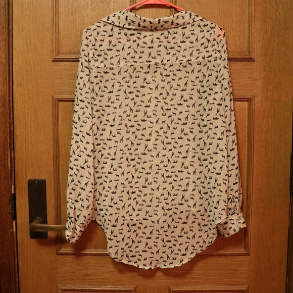 RARE Xhilaration Button down SAFARI Giraffe Blouse - Picture 3 of 3